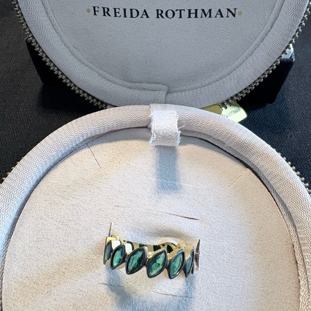 Freida Rothman Eternity Green Marquise Stone Band Ring LIKE NEW Size 8 RARE